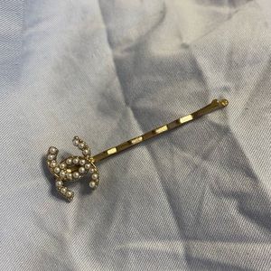 Chanel CC Bobby Pin barrette with pearl detail